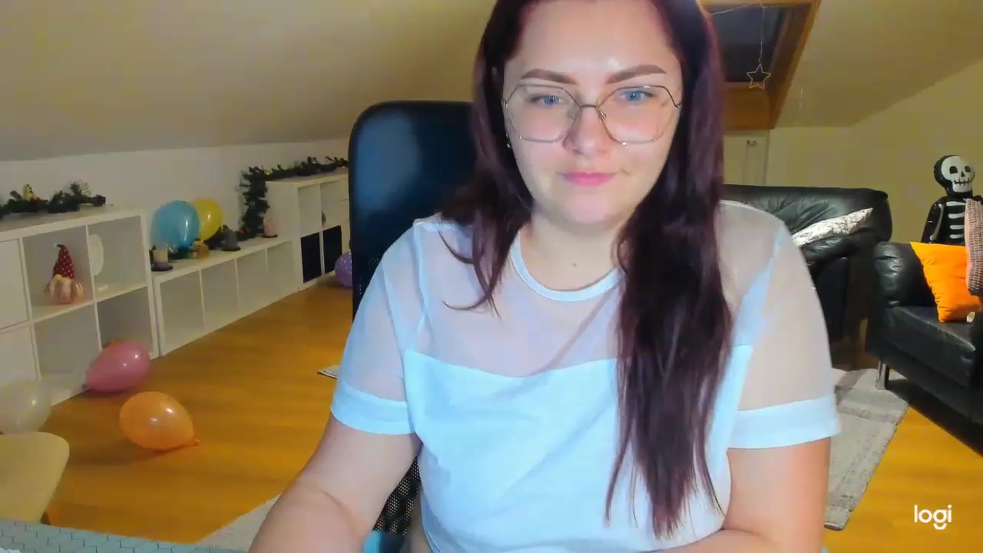 Gallery image thumbnail from Nikky_Ray's myfreecams stream on, 02/17/2023, 20:24 image 13 of 20