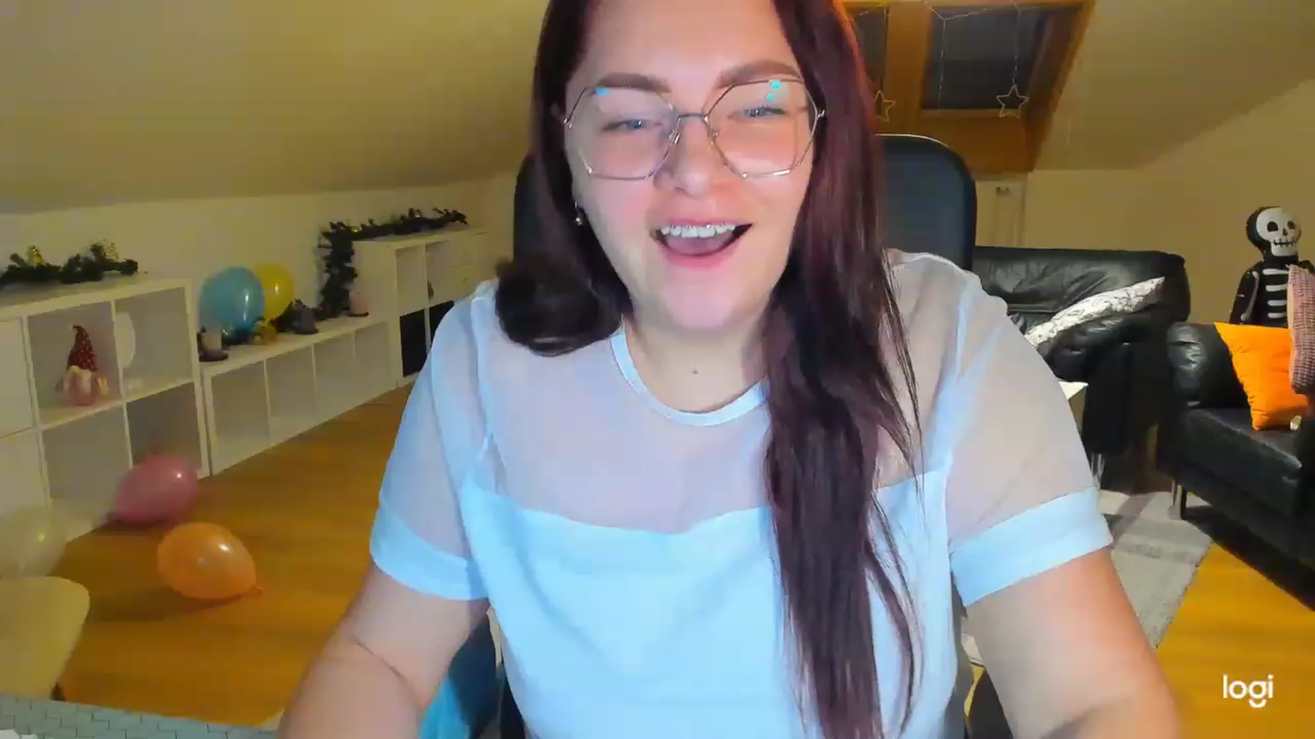 Gallery image thumbnail from Nikky_Ray's myfreecams stream on, 02/17/2023, 20:24 image 9 of 20