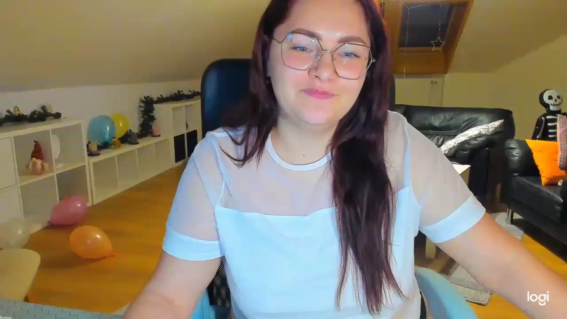 Gallery image thumbnail from Nikky_Ray's myfreecams stream on, 02/17/2023, 20:24 image 12 of 20