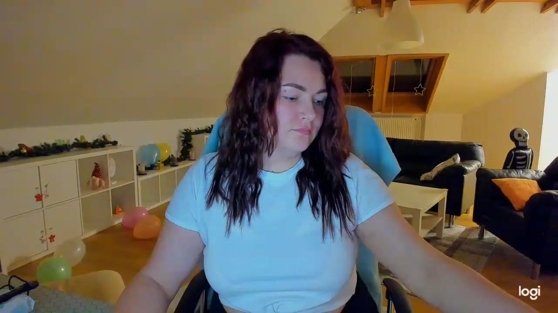 Gallery image thumbnail from Nikky_Ray's myfreecams stream on, 02/22/2023, 18:11 image 6 of 20