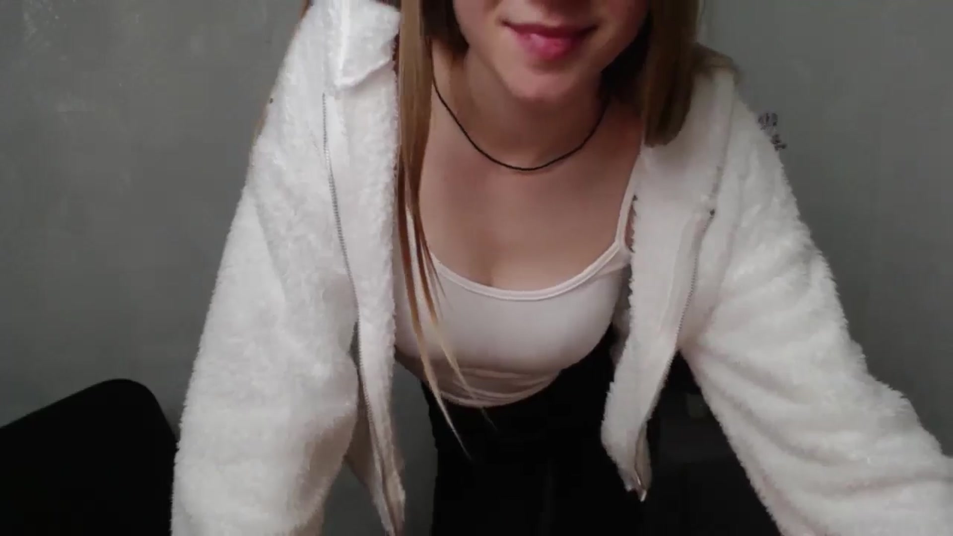 Gallery image thumbnail from NikolTepliss_'s myfreecams stream on, 11/04/2025, 10:24 image 10 of 20