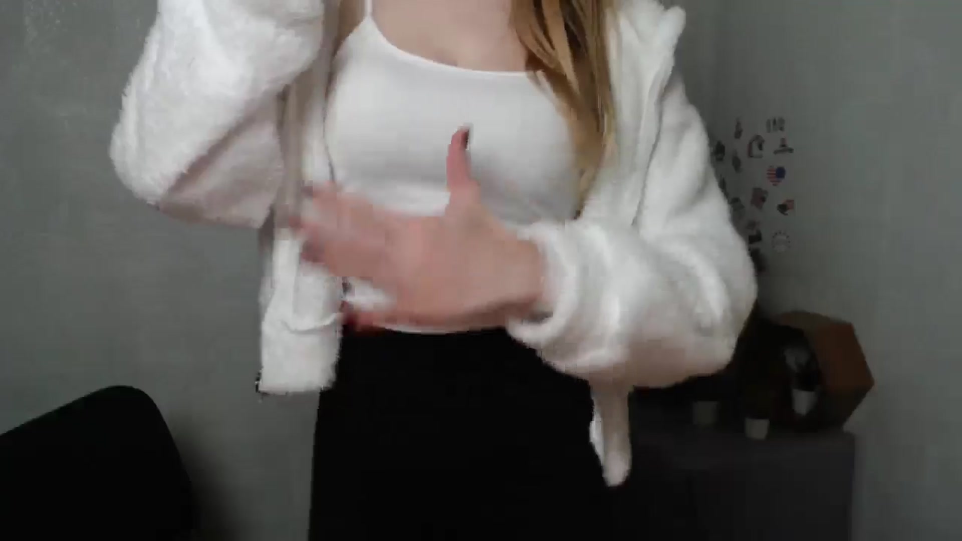 Gallery image thumbnail from NikolTepliss_'s myfreecams stream on, 11/04/2025, 10:24 image 12 of 20