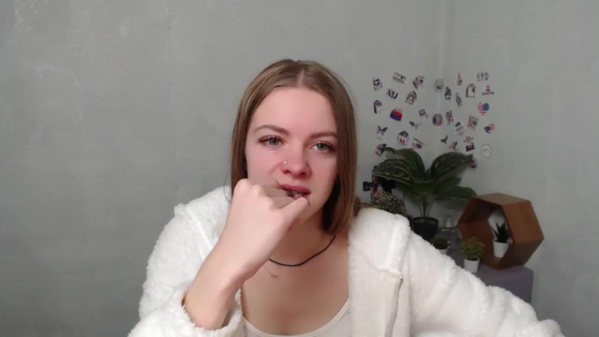 Gallery image thumbnail from NikolTepliss_'s myfreecams stream on, 11/04/2025, 11:03 image 1 of 20