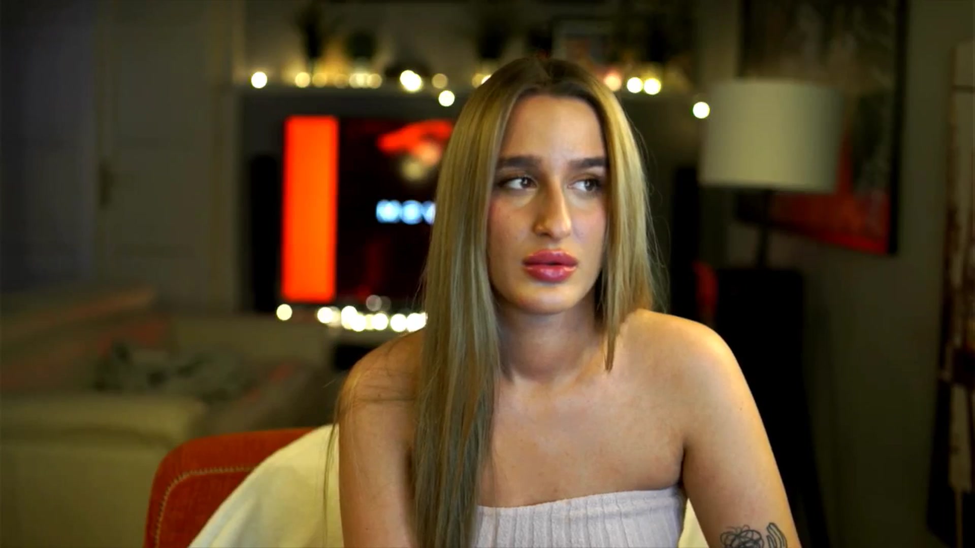 Gallery image thumbnail from Nikole18's myfreecams stream on, 12/26/2025, 23:18 image 20 of 20