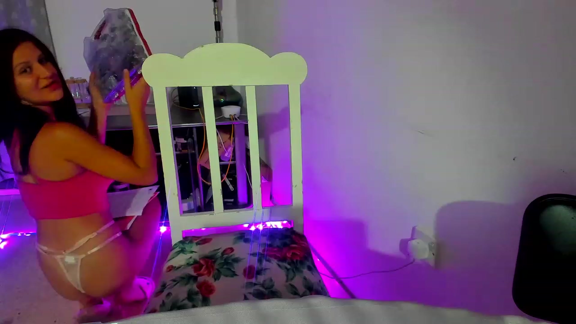 Gallery image thumbnail from NikoleSay's myfreecams stream on, 07/17/2023, 24:29 image 16 of 20