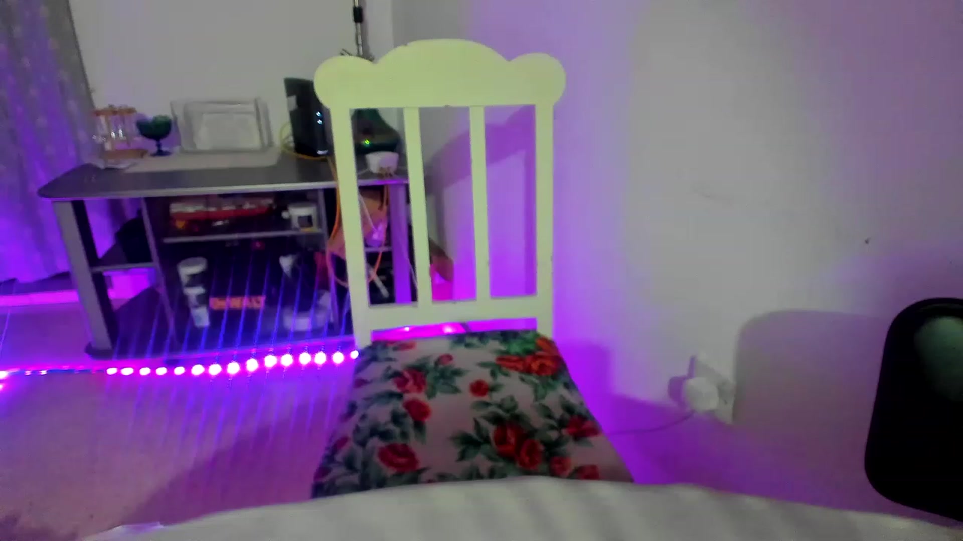 Gallery image thumbnail from NikoleSay's myfreecams stream on, 07/17/2023, 24:29 image 8 of 20