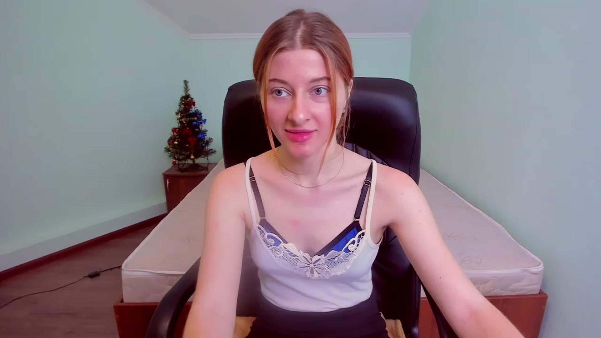 Gallery image thumbnail from NikollDiks's myfreecams stream on, 12/23/2022, 15:12 image 20 of 20
