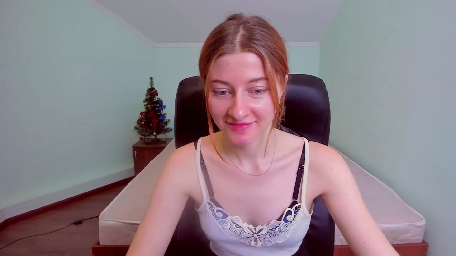 Gallery image thumbnail from NikollDiks's myfreecams stream on, 12/23/2022, 15:55 image 14 of 20
