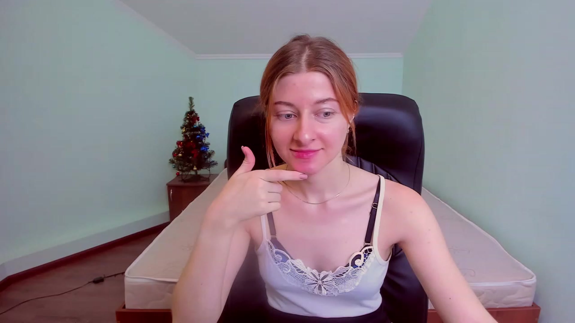 Gallery image thumbnail from NikollDiks's myfreecams stream on, 12/23/2022, 15:55 image 4 of 20