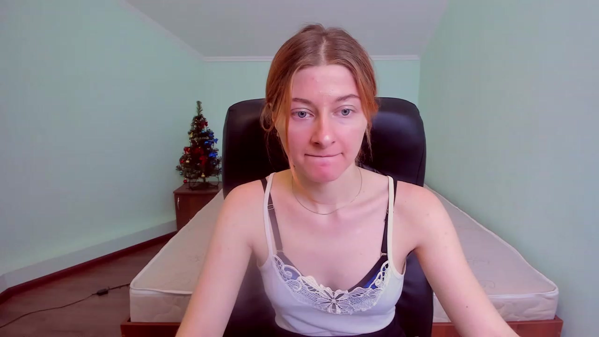 Gallery image thumbnail from NikollDiks's myfreecams stream on, 12/23/2022, 15:55 image 1 of 20