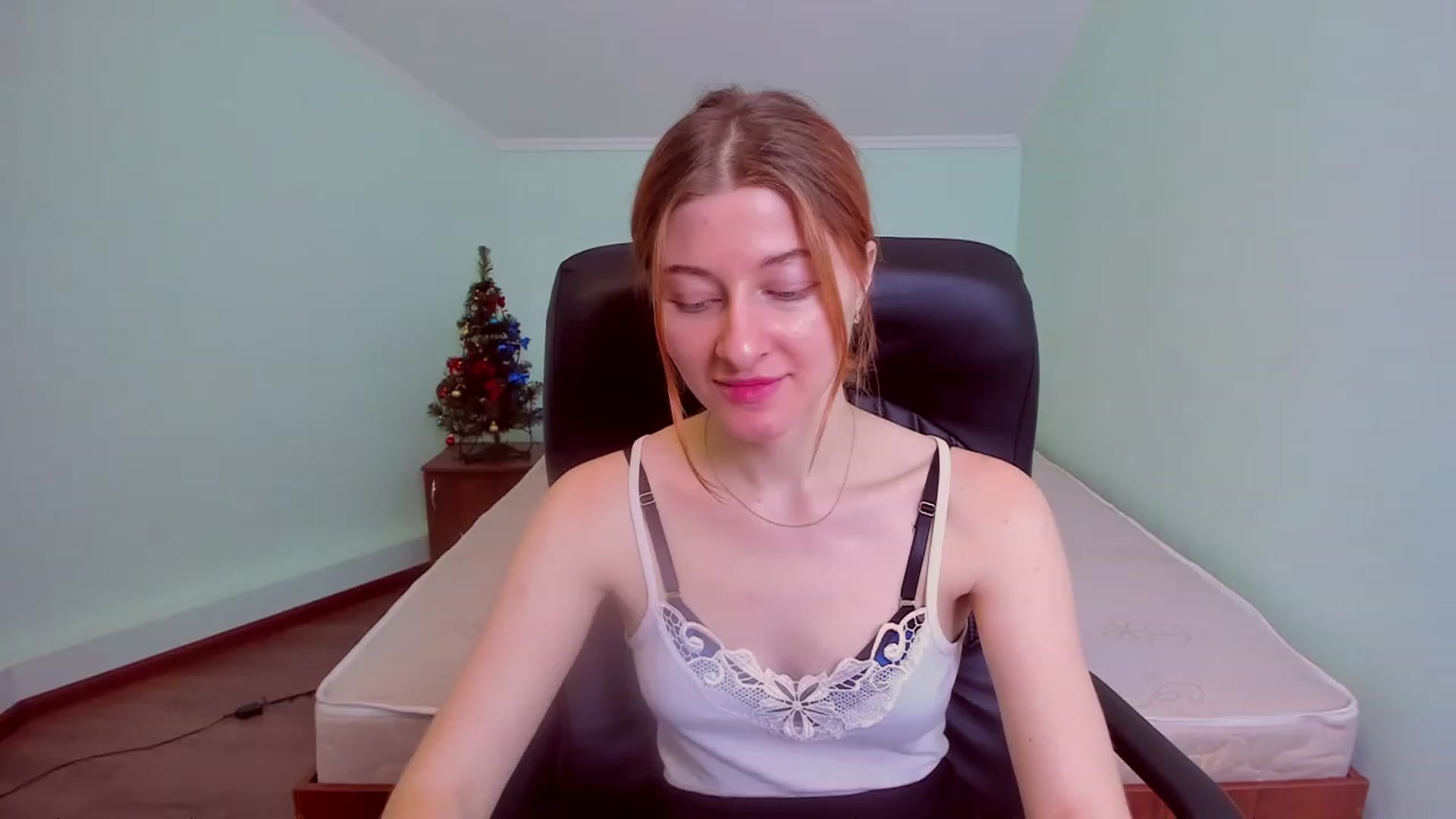 Gallery image thumbnail from NikollDiks's myfreecams stream on, 12/23/2022, 15:55 image 16 of 20