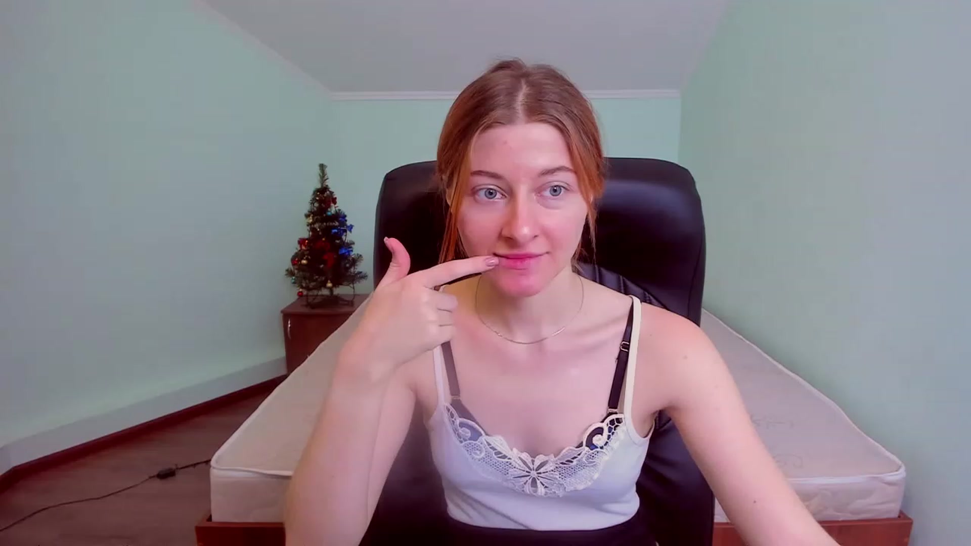 Gallery image thumbnail from NikollDiks's myfreecams stream on, 12/23/2022, 15:55 image 3 of 20