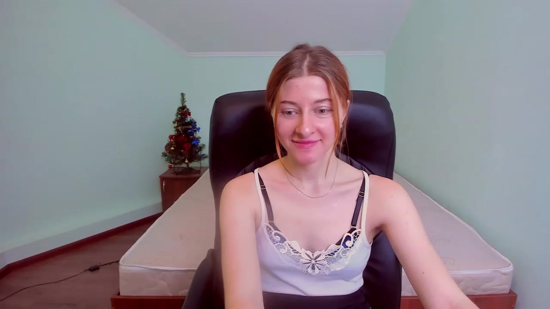 Gallery image thumbnail from NikollDiks's myfreecams stream on, 12/23/2022, 15:55 image 18 of 20