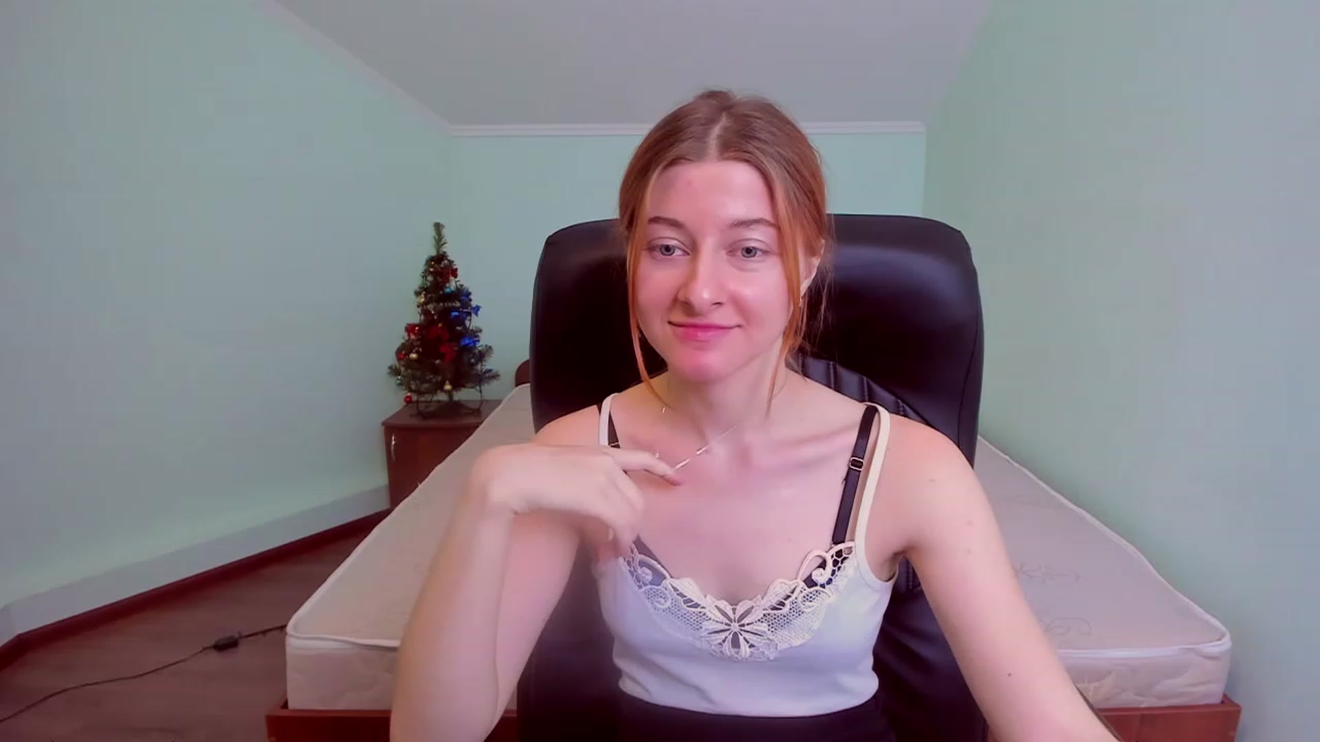 Gallery image thumbnail from NikollDiks's myfreecams stream on, 12/23/2022, 15:55 image 5 of 20