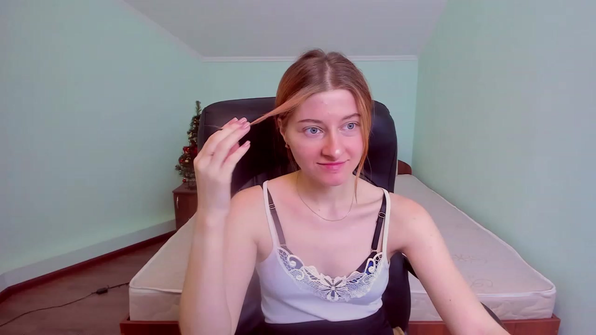 Gallery image thumbnail from NikollDiks's myfreecams stream on, 12/23/2022, 15:55 image 19 of 20