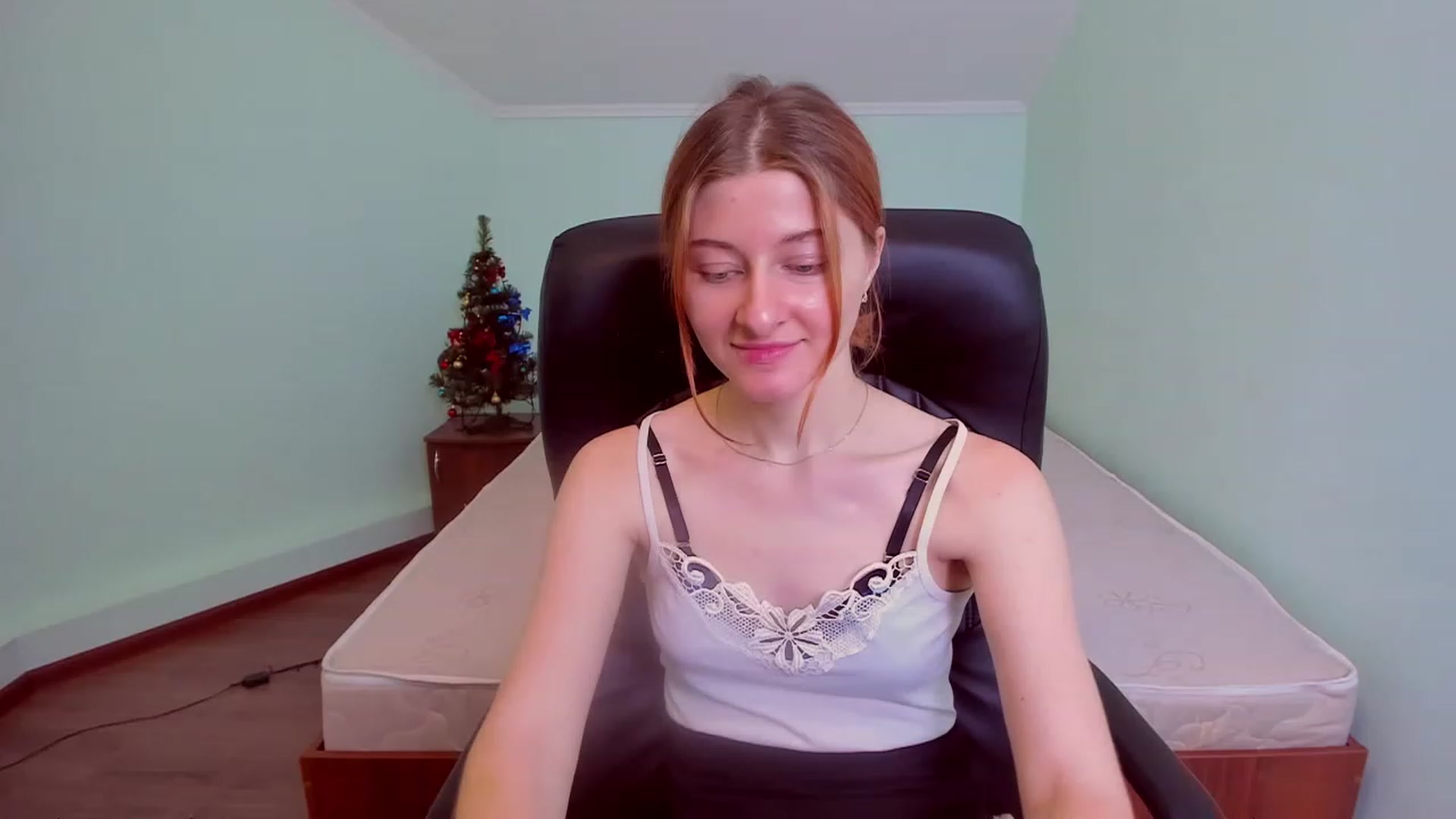 Gallery image thumbnail from NikollDiks's myfreecams stream on, 12/23/2022, 17:19 image 8 of 20