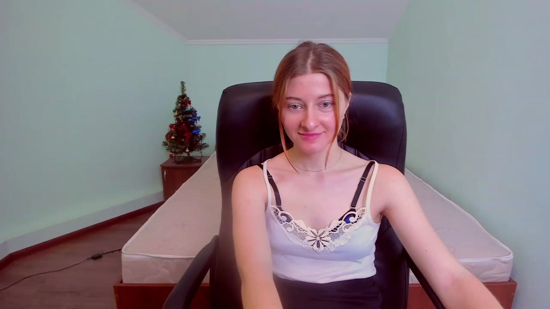 Gallery image thumbnail from NikollDiks's myfreecams stream on, 12/23/2022, 17:19 image 12 of 20