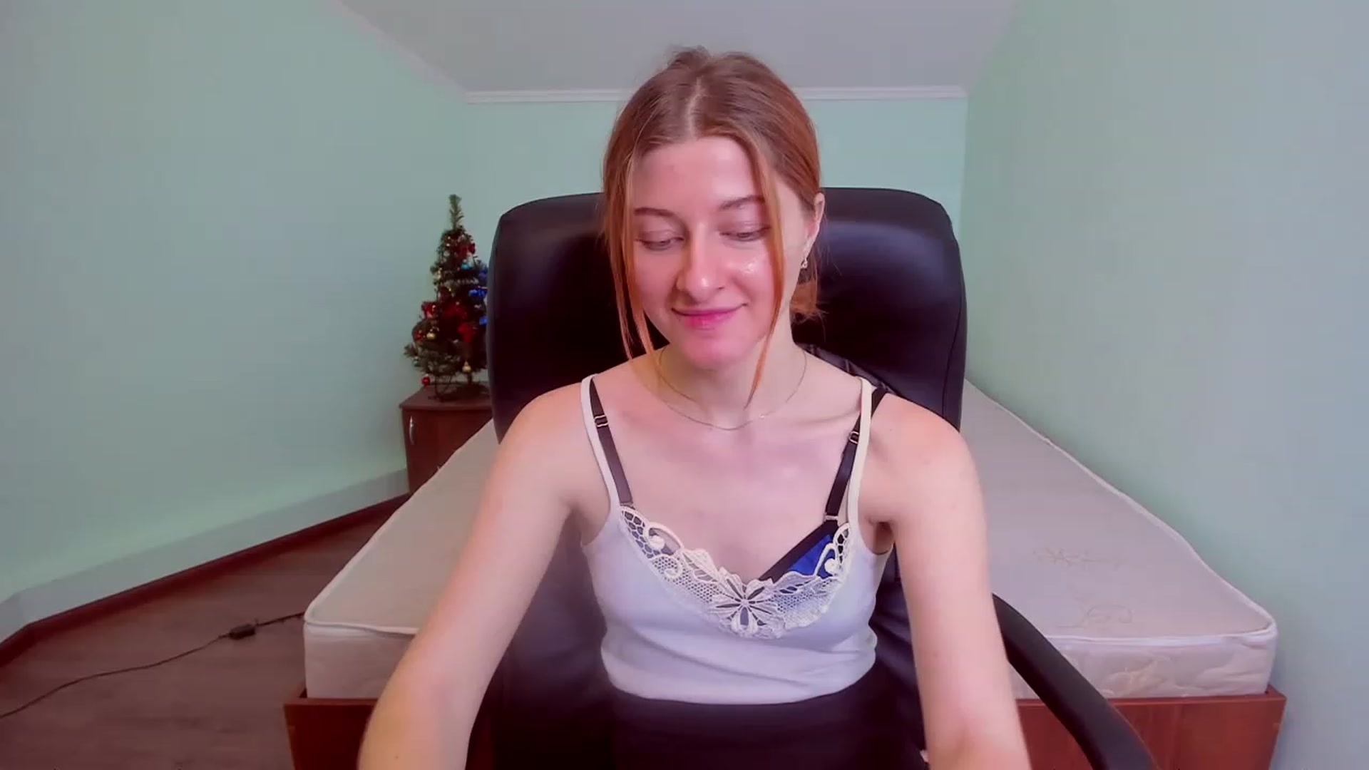 Gallery image thumbnail from NikollDiks's myfreecams stream on, 12/23/2022, 17:19 image 2 of 20