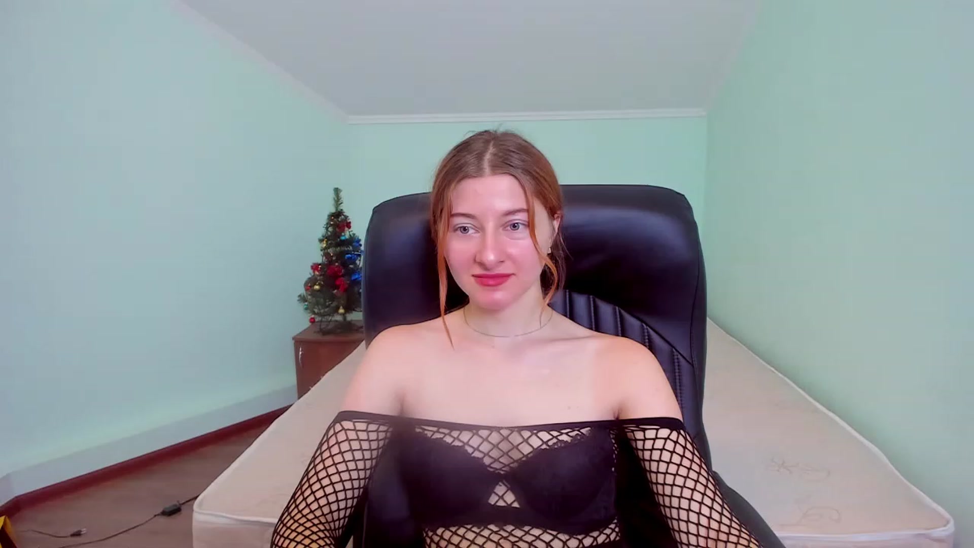 Gallery image thumbnail from NikollDiks's myfreecams stream on, 12/24/2022, 13:20 image 20 of 20