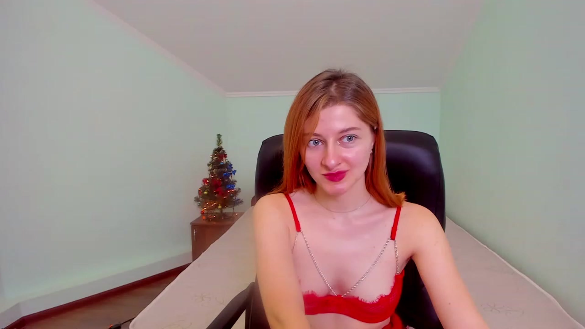 Gallery image thumbnail from NikollDiks's myfreecams stream on, 12/25/2022, 17:23 image 16 of 20
