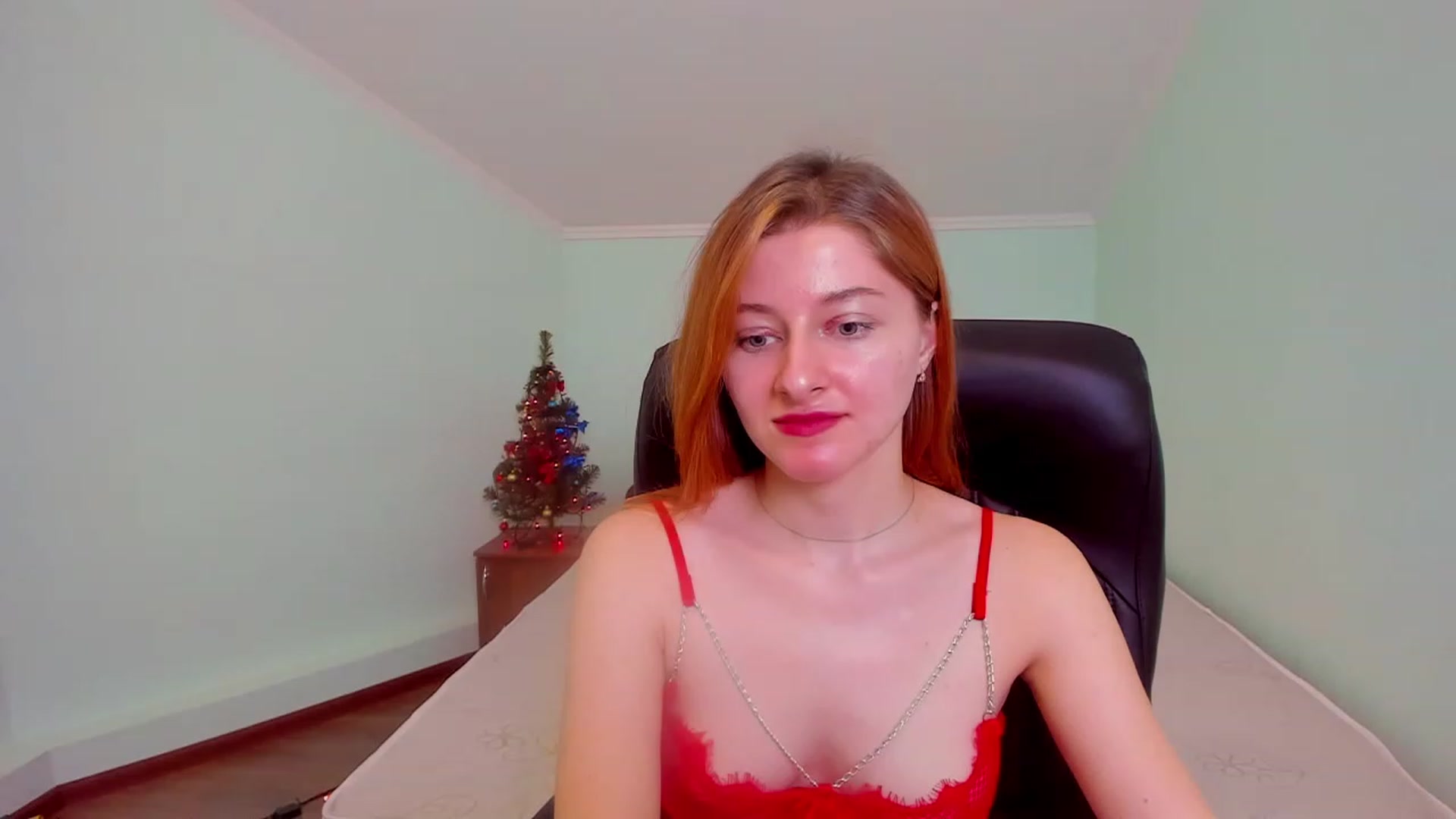Gallery image thumbnail from NikollDiks's myfreecams stream on, 12/25/2022, 17:23 image 13 of 20