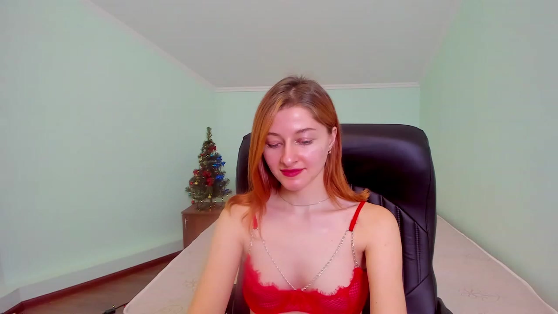 Gallery image thumbnail from NikollDiks's myfreecams stream on, 12/25/2022, 17:23 image 14 of 20