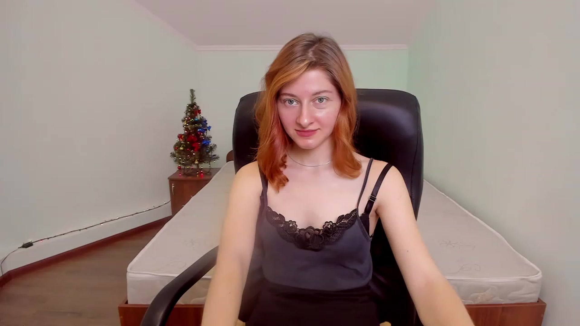 Gallery image thumbnail from NikollDiks's myfreecams stream on, 12/27/2022, 14:42 image 17 of 20