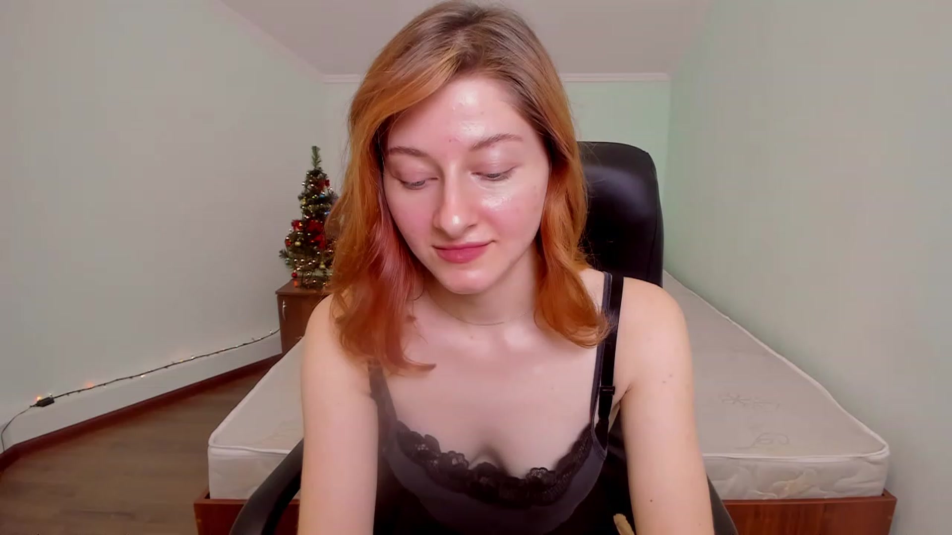 Gallery image thumbnail from NikollDiks's myfreecams stream on, 12/27/2022, 14:42 image 16 of 20