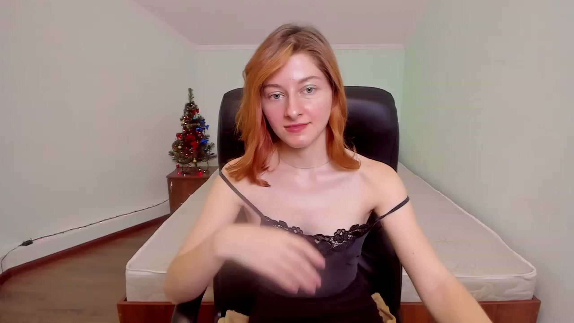 Gallery image thumbnail from NikollDiks's myfreecams stream on, 12/27/2022, 15:43 image 9 of 20