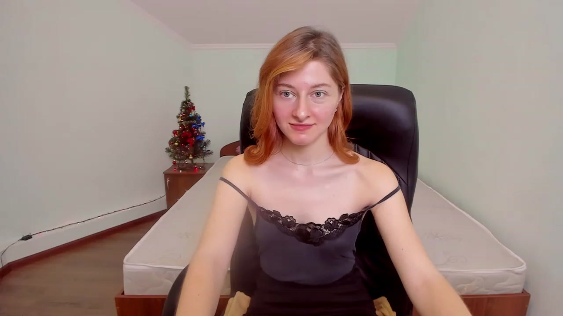 Gallery image thumbnail from NikollDiks's myfreecams stream on, 12/27/2022, 15:43 image 3 of 20