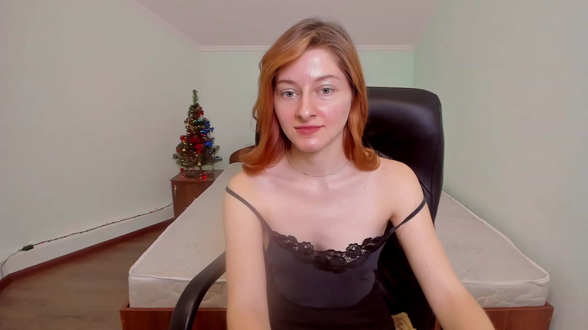Gallery image thumbnail from NikollDiks's myfreecams stream on, 12/27/2022, 15:43 image 8 of 20