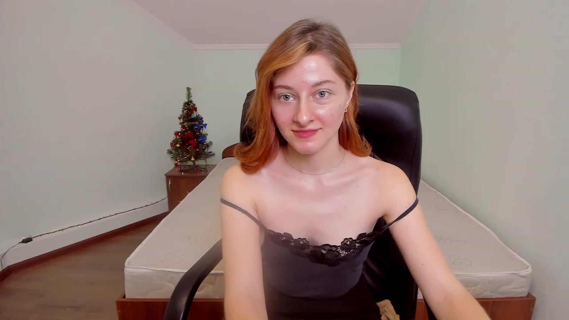 Gallery image thumbnail from NikollDiks's myfreecams stream on, 12/27/2022, 15:43 image 6 of 20