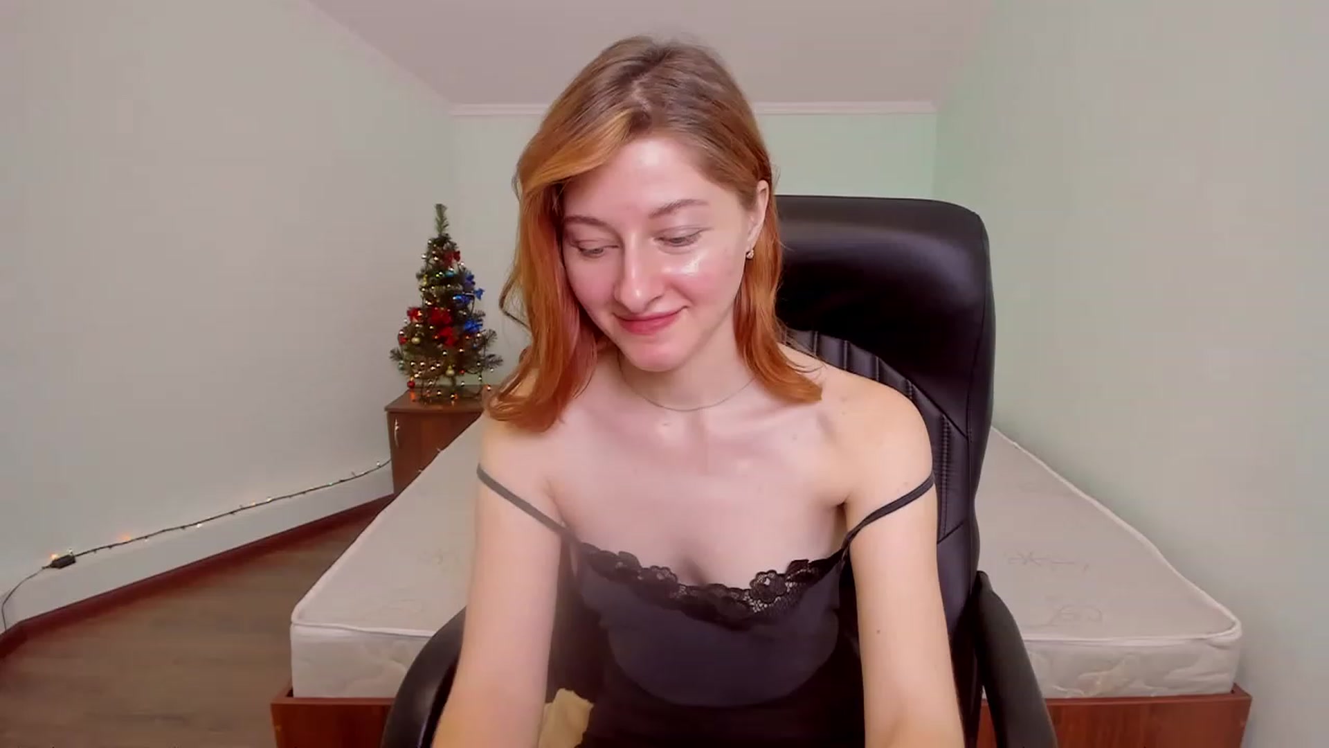 Gallery image thumbnail from NikollDiks's myfreecams stream on, 12/27/2022, 15:43 image 5 of 20