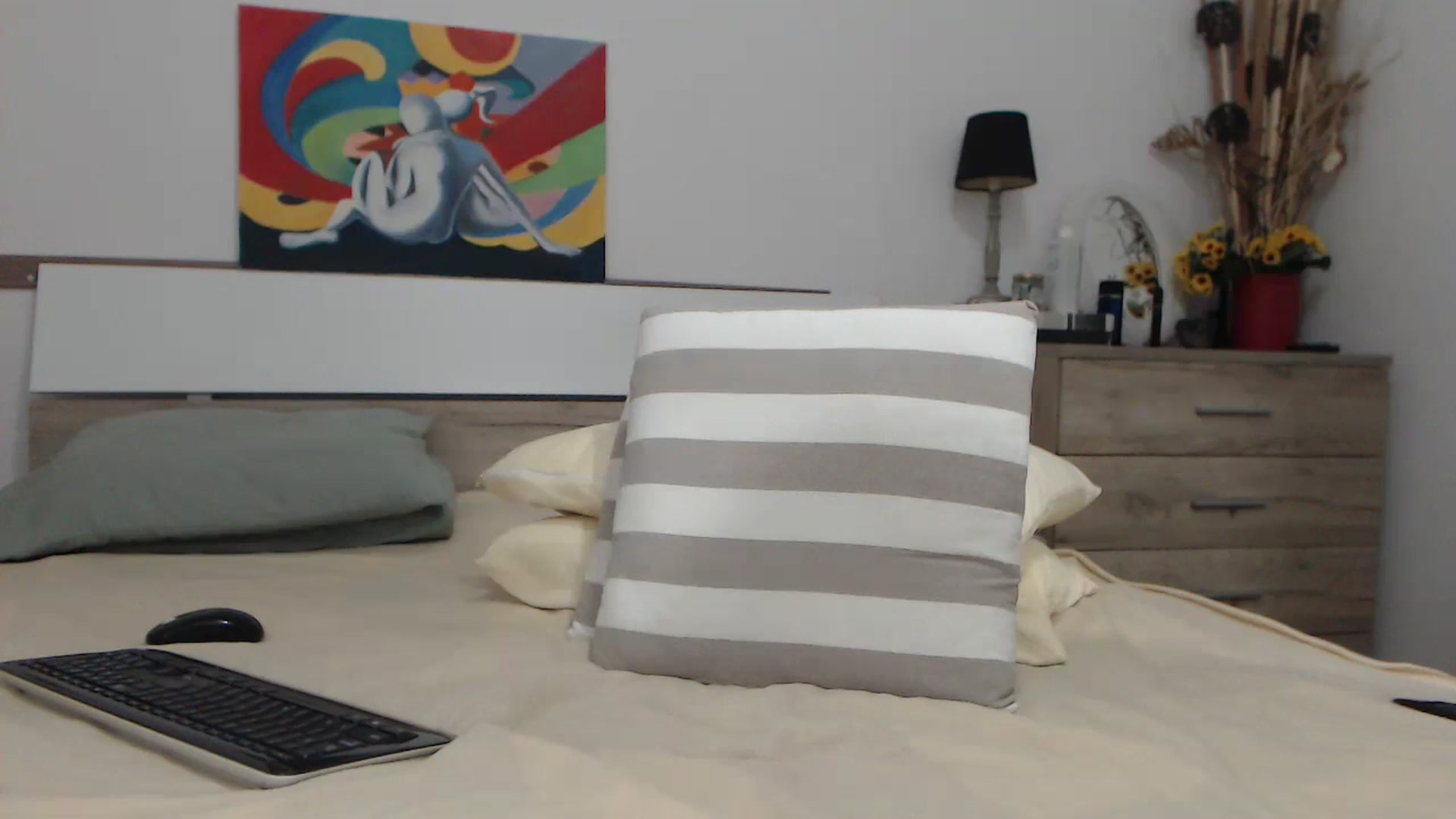 Gallery image thumbnail from Nikolle_01's myfreecams stream on, 09/25/2023, 15:36 image 12 of 20