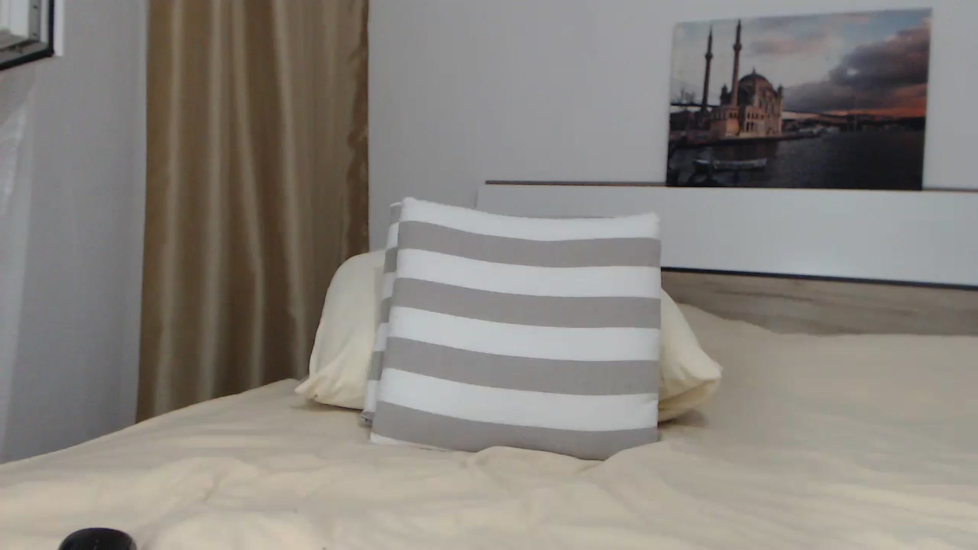 Gallery image thumbnail from Nikolle_01's myfreecams stream on, 04/13/2024, 18:55 image 15 of 20