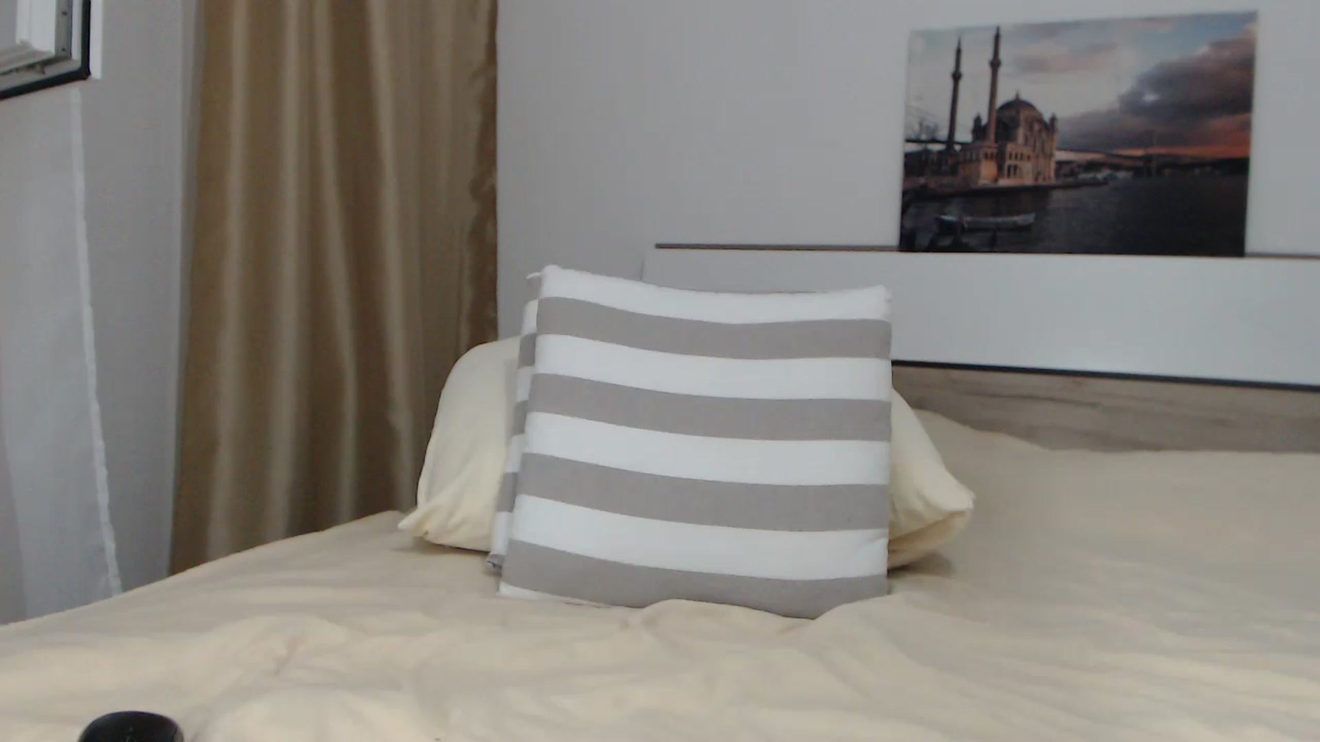 Gallery image thumbnail from Nikolle_01's myfreecams stream on, 04/13/2024, 18:55 image 16 of 20