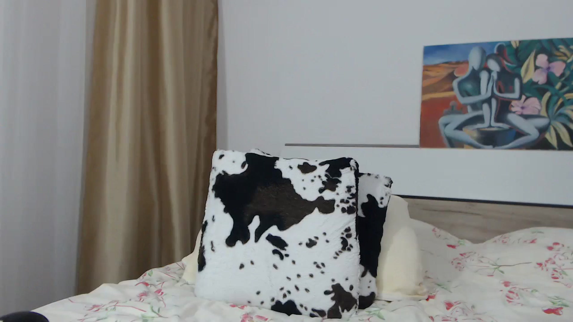 Gallery image thumbnail from Nikolle_01's myfreecams stream on, 05/08/2024, 17:05 image 1 of 20