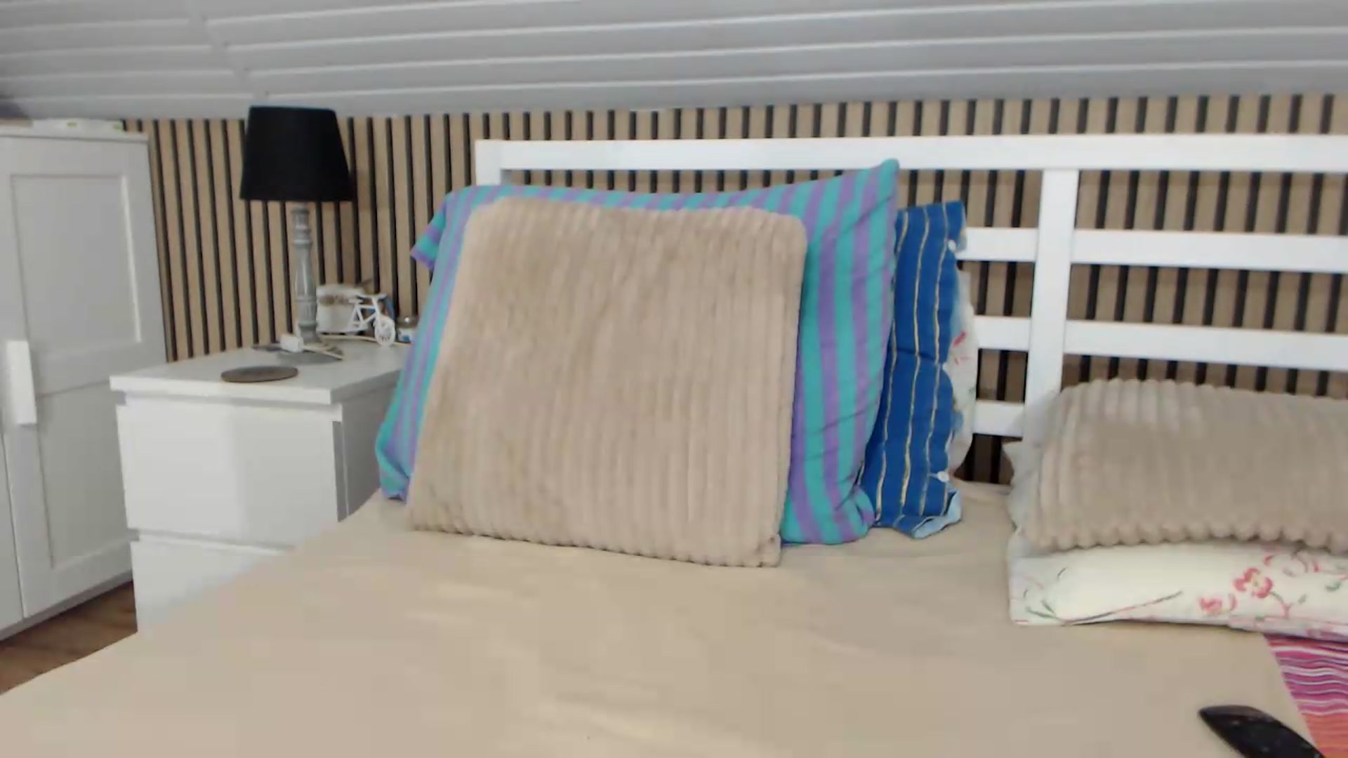 Gallery image thumbnail from Nikolle_01's myfreecams stream on, 06/04/2026, 18:46 image 12 of 20