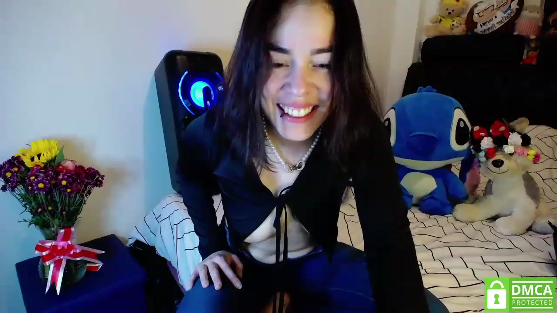 Gallery image thumbnail from Nikolle_8's myfreecams stream on, 03/09/2023, 02:05 image 19 of 20