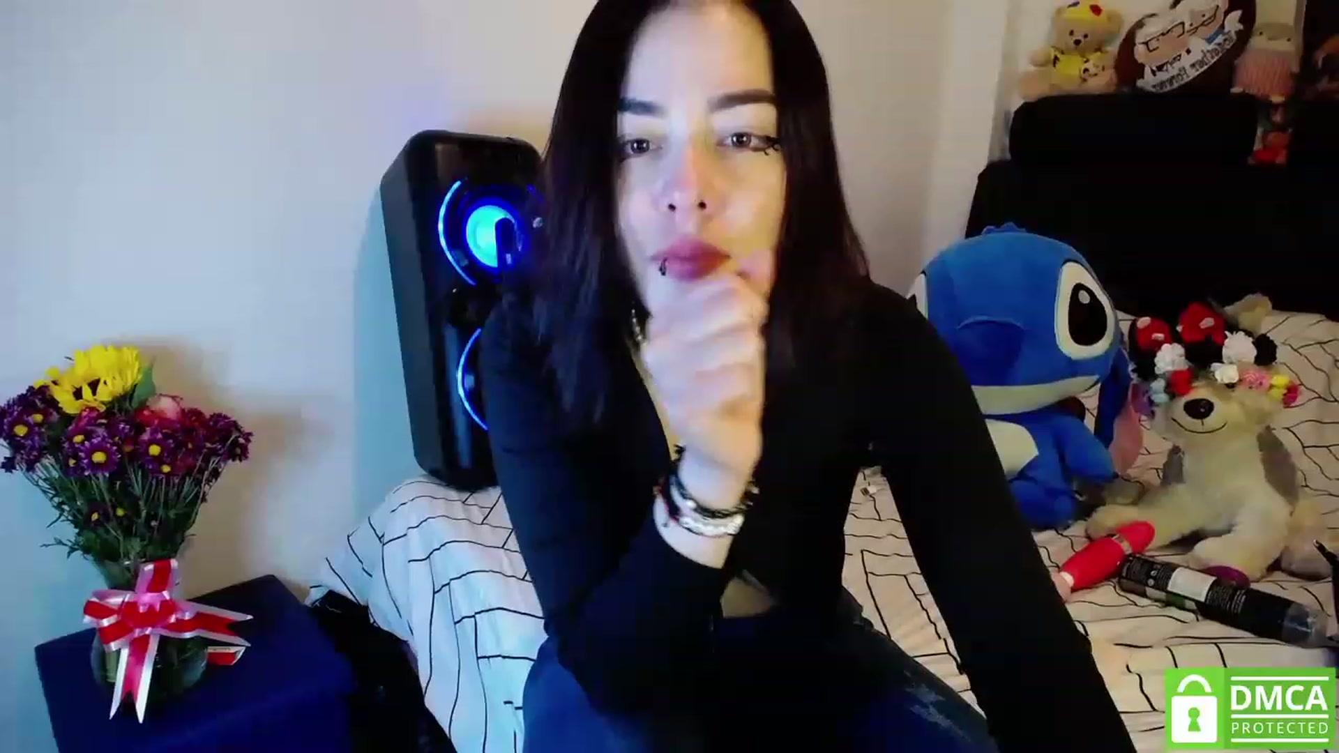 Gallery image thumbnail from Nikolle_8's myfreecams stream on, 03/09/2023, 04:12 image 8 of 20