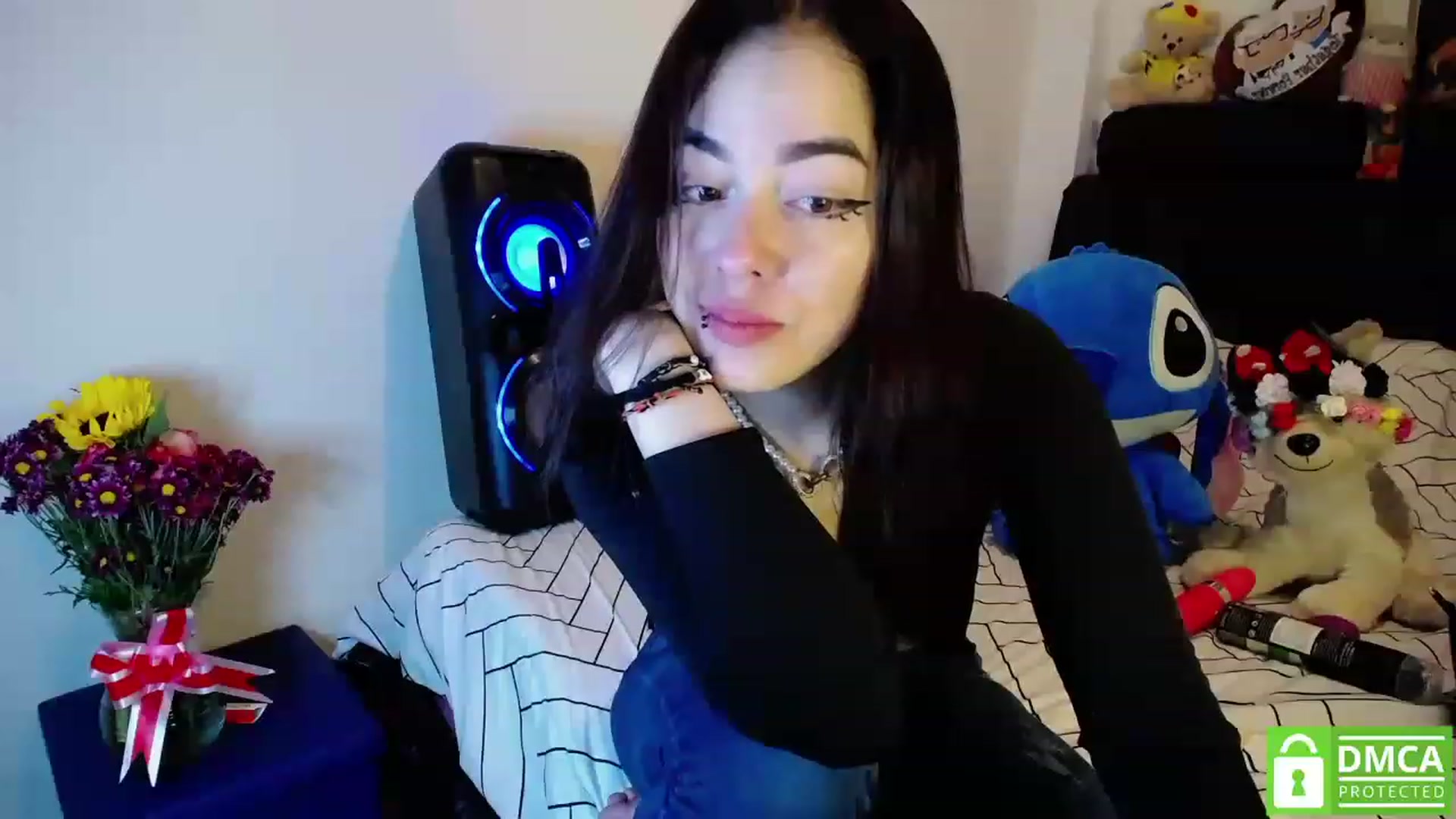 Gallery image thumbnail from Nikolle_8's myfreecams stream on, 03/09/2023, 04:12 image 6 of 20