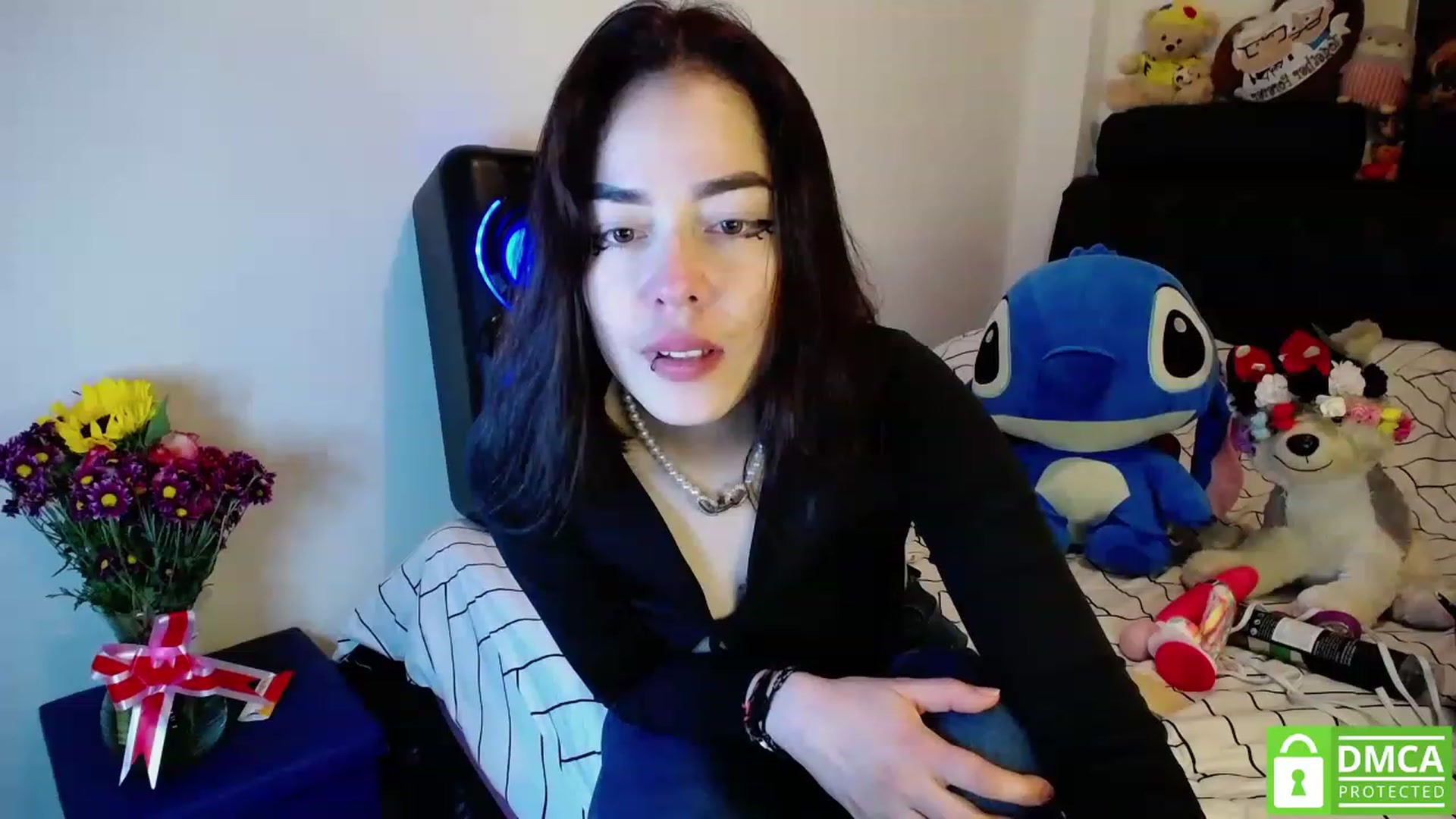 Gallery image thumbnail from Nikolle_8's myfreecams stream on, 03/09/2023, 04:12 image 12 of 20