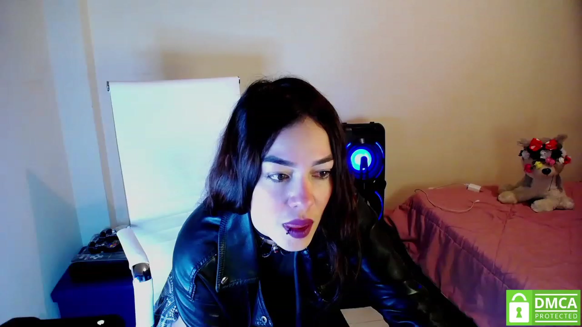 Gallery image thumbnail from Nikolle_8's myfreecams stream on, 04/30/2023, 19:52 image 18 of 20