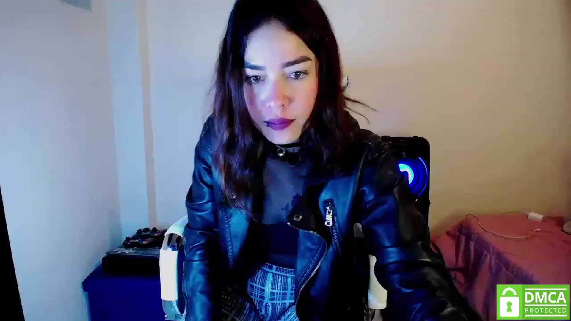 Gallery image thumbnail from Nikolle_8's myfreecams stream on, 04/30/2023, 19:52 image 15 of 20