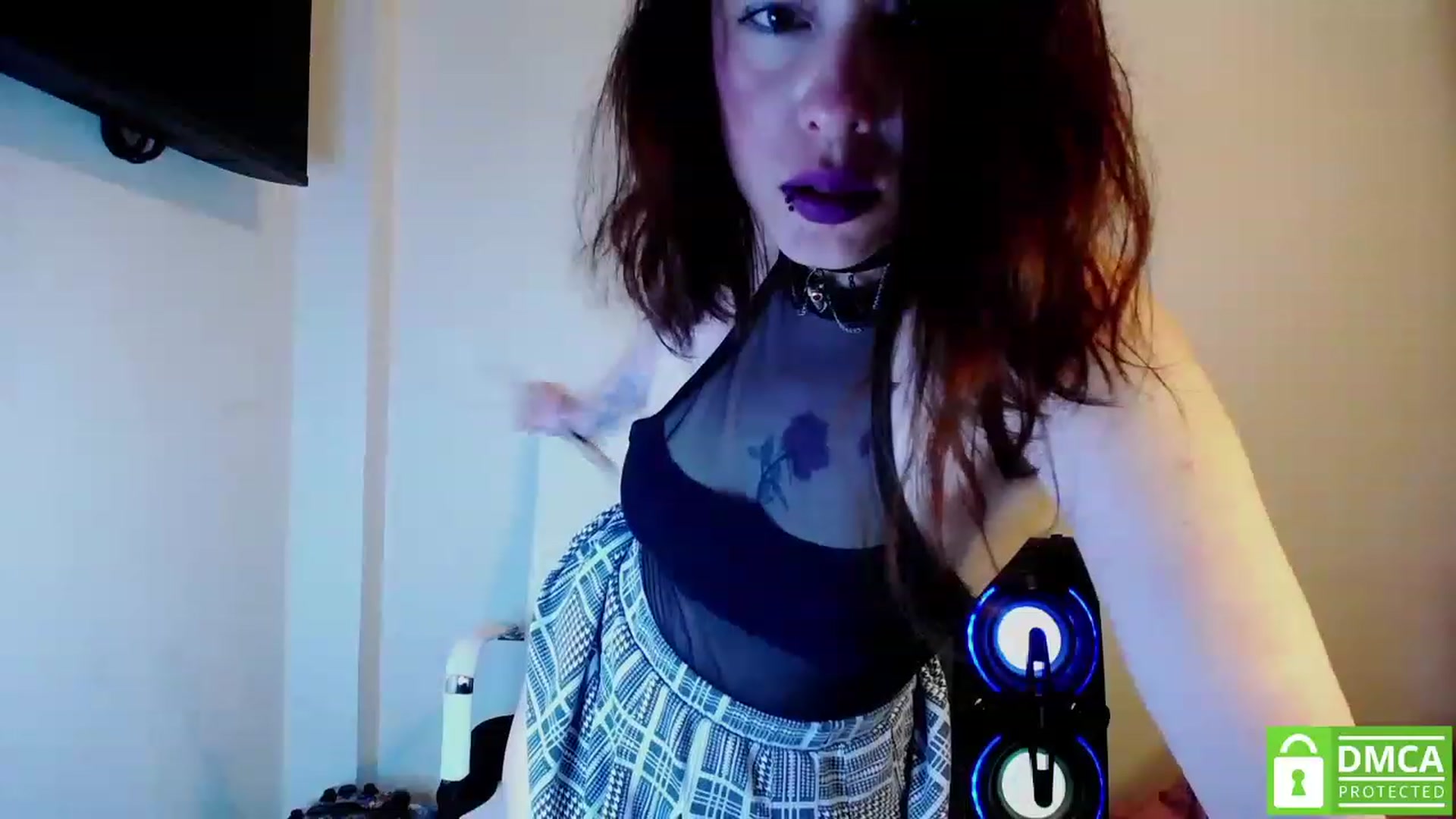 Gallery image thumbnail from Nikolle_8's myfreecams stream on, 04/30/2023, 22:31 image 11 of 20
