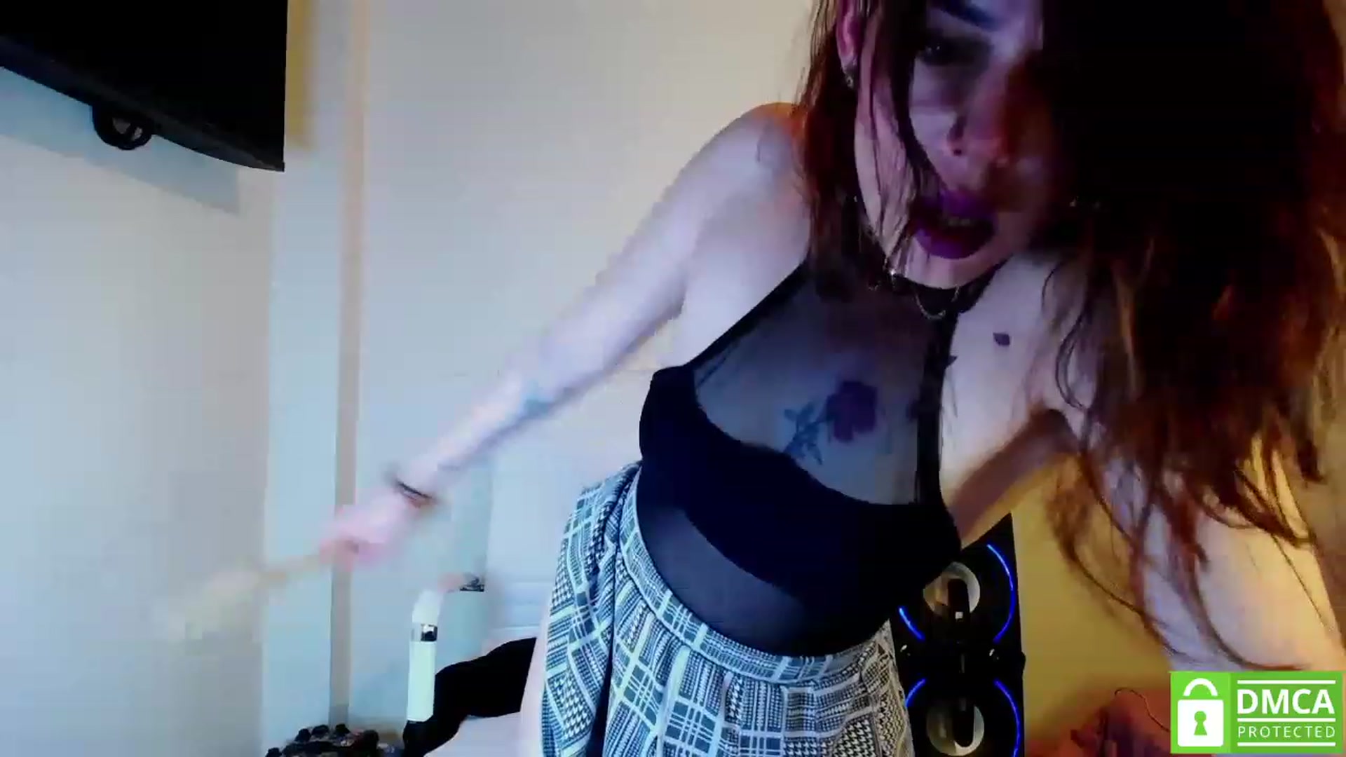Gallery image thumbnail from Nikolle_8's myfreecams stream on, 04/30/2023, 22:31 image 12 of 20