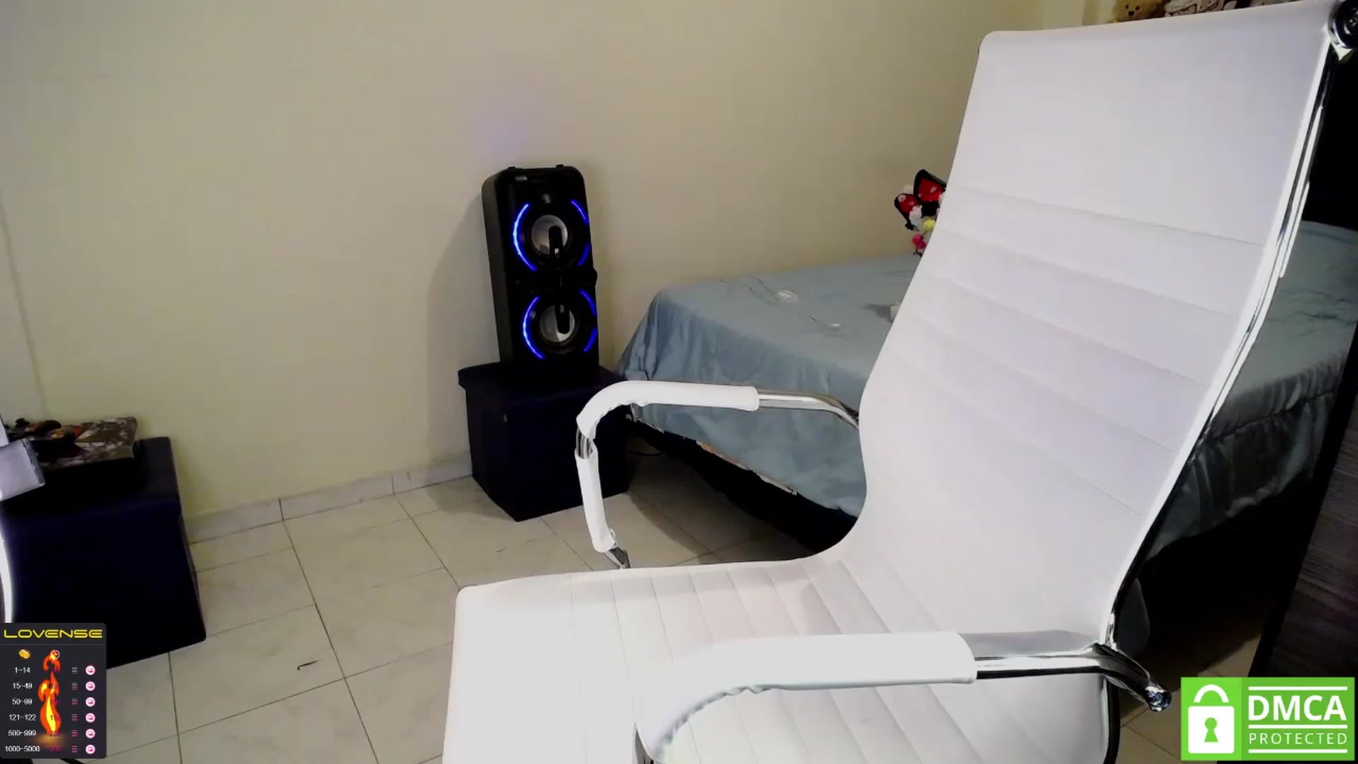 Gallery image thumbnail from Nikolle_8's myfreecams stream on, 05/21/2023, 06:53 image 14 of 20