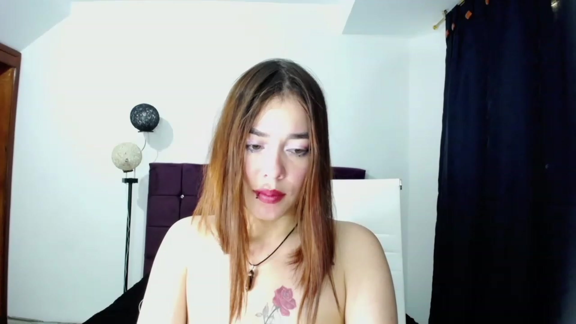 Gallery image thumbnail from Nikolle_8's myfreecams stream on, 06/02/2023, 04:05 image 17 of 20