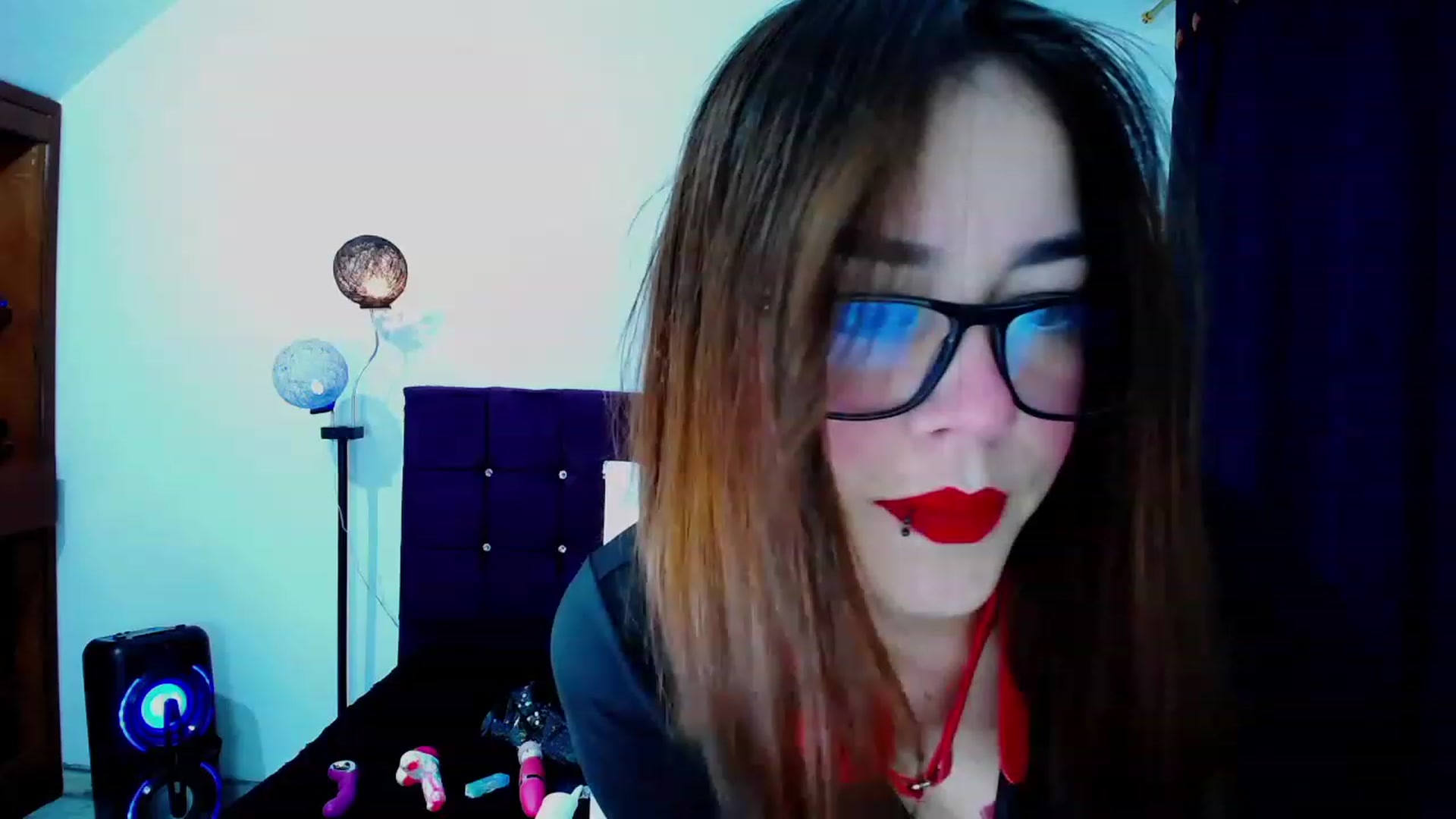 Gallery image thumbnail from Nikolle_8's myfreecams stream on, 06/04/2023, 04:39 image 3 of 20