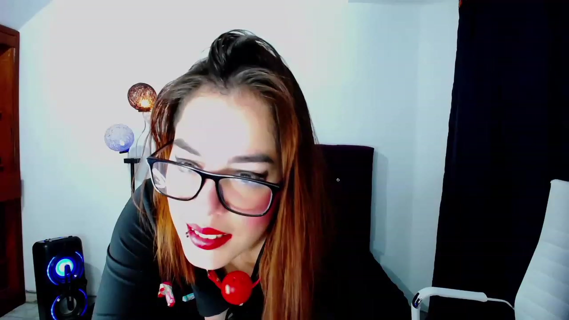 Gallery image thumbnail from Nikolle_8's myfreecams stream on, 06/04/2023, 06:31 image 16 of 20